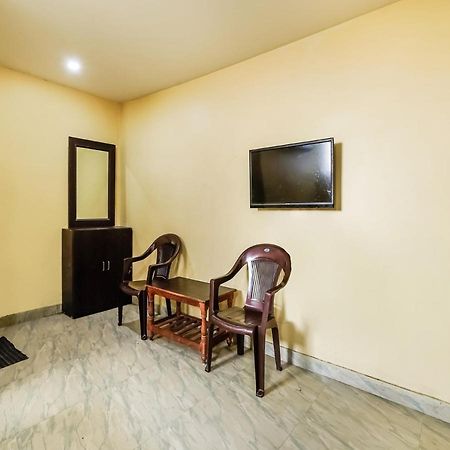 Oyo 84039 Tirumala Grand Rājahmundry 外观 照片