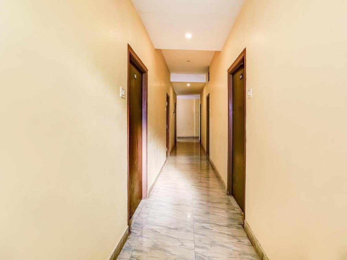 Oyo 84039 Tirumala Grand Rājahmundry 外观 照片