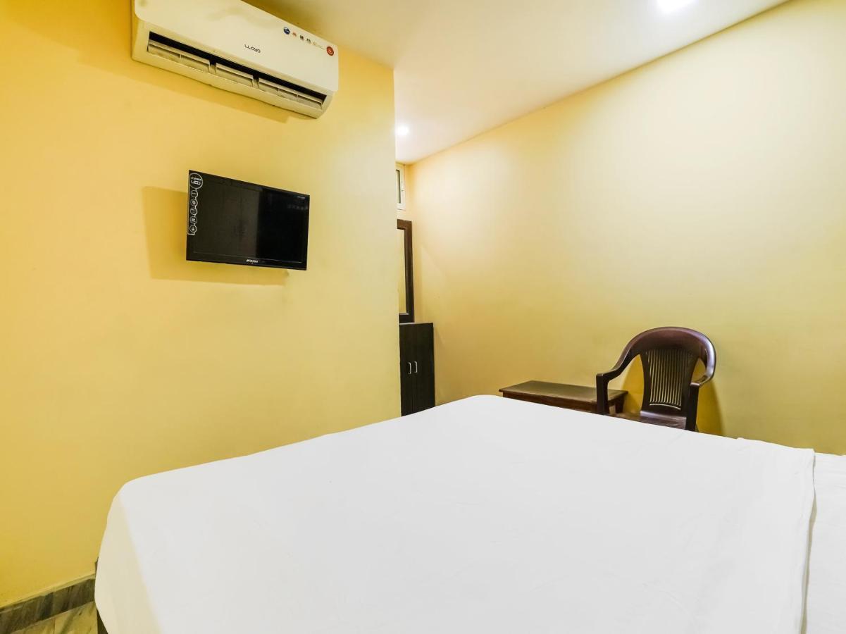 Oyo 84039 Tirumala Grand Rājahmundry 外观 照片