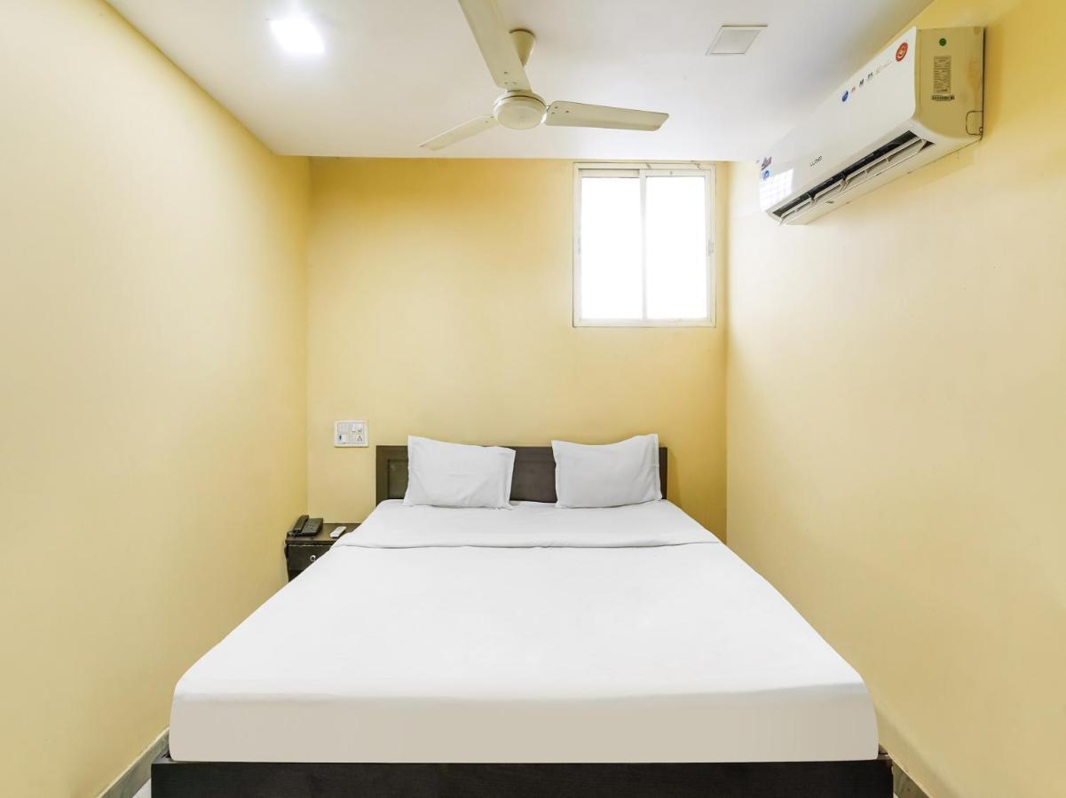 Oyo 84039 Tirumala Grand Rājahmundry 外观 照片