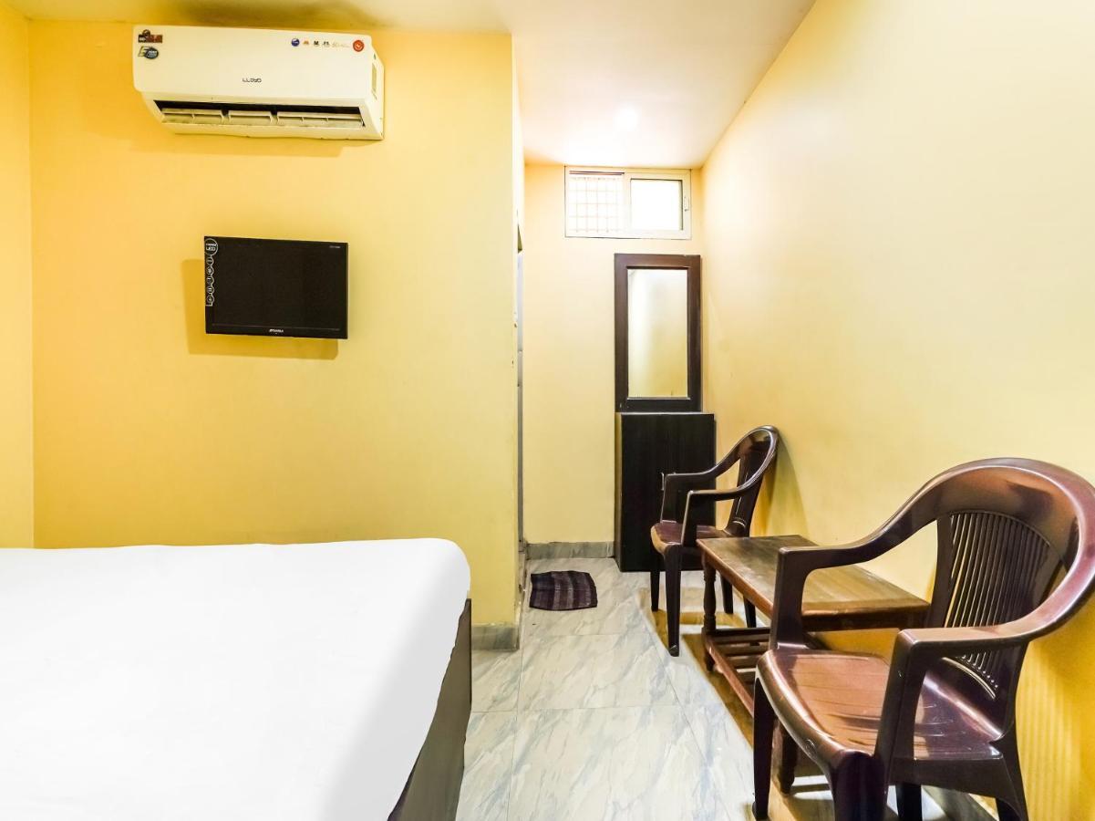 Oyo 84039 Tirumala Grand Rājahmundry 外观 照片