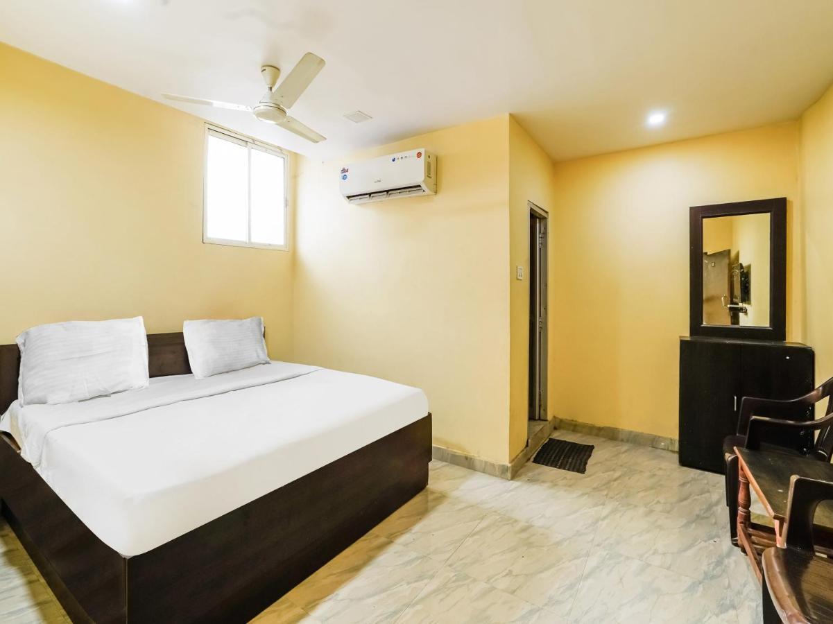 Oyo 84039 Tirumala Grand Rājahmundry 外观 照片