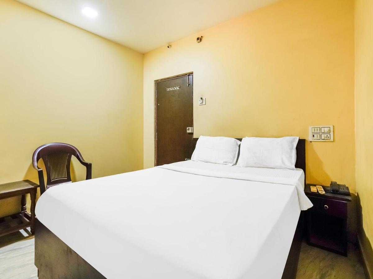 Oyo 84039 Tirumala Grand Rājahmundry 外观 照片