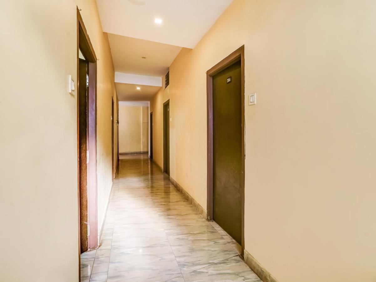Oyo 84039 Tirumala Grand Rājahmundry 外观 照片